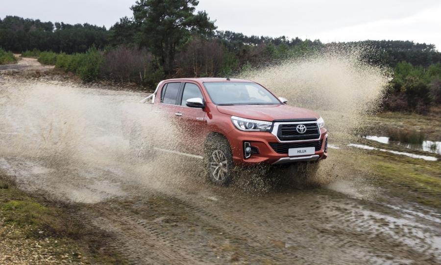  Toyota Hilux 4x4 Special Edition Double Cab 2018 года  (фото 15 из 26)